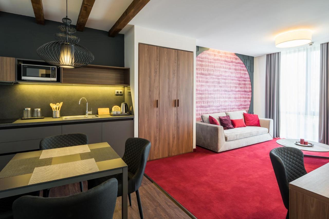 One-Bedroom Apartment,747204836:JPEG